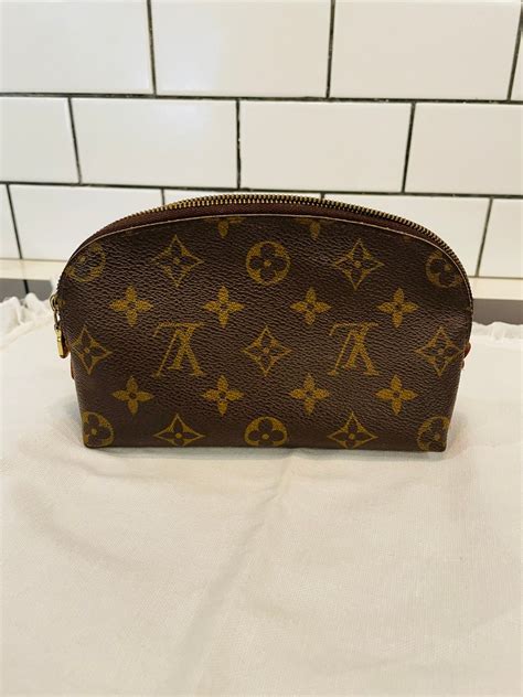 louis vuitton makeup bag price.